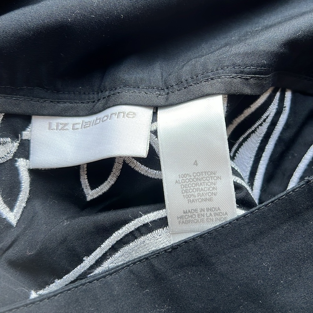 Liz Claiborne size 4, black and white skirt - Picture 2 of 2